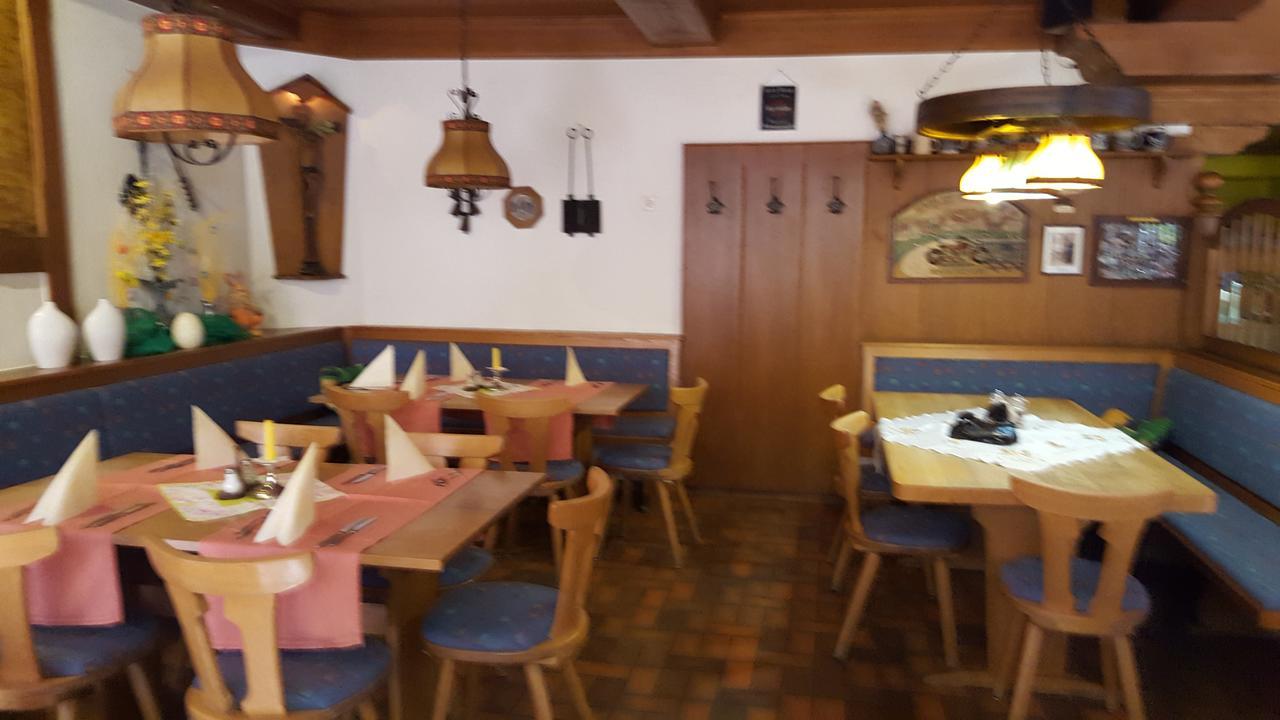 Hôtel Schwarzwaldgasthof Baren à Titisee-Neustadt Extérieur photo